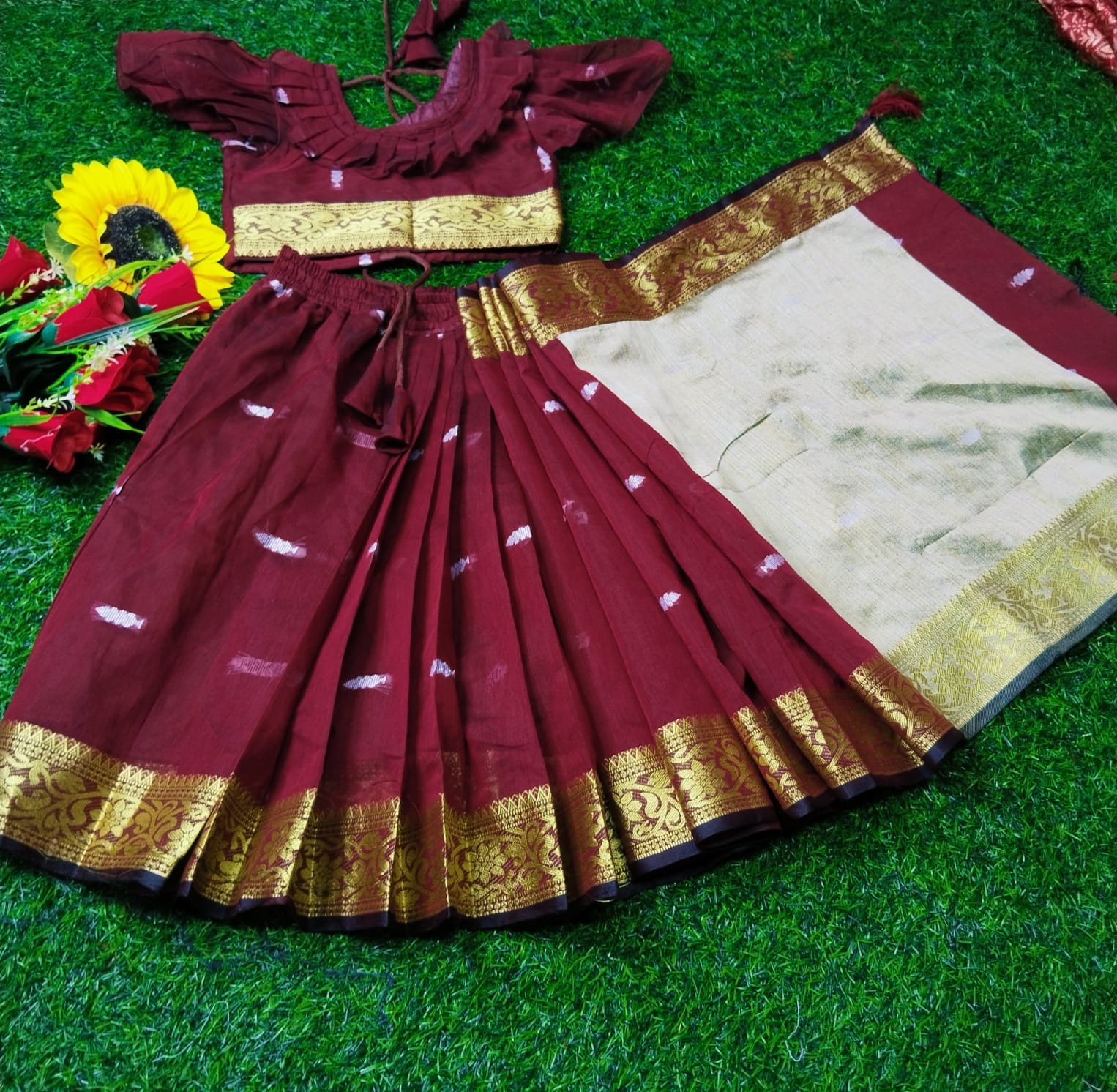 ঐতিহ্যবাহি জামদানী শাড়ি ঐতিহ্যবাহি জামদানী শাড়ি